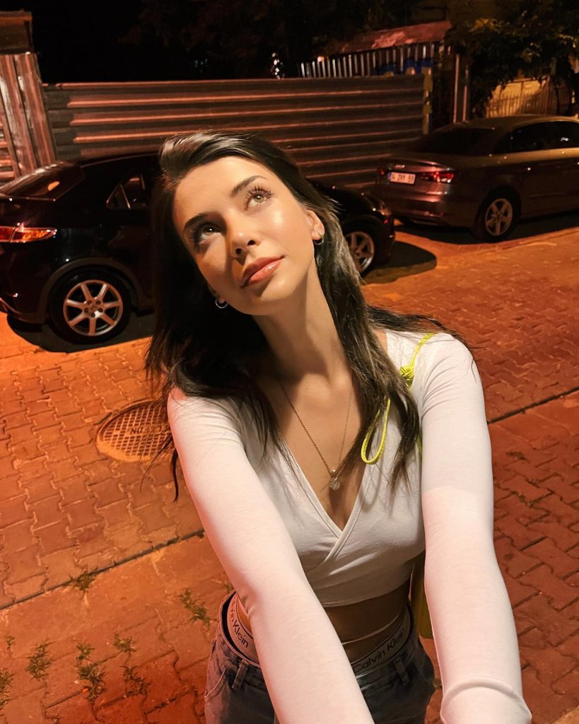 Devrim Özkan depicts fire nude pics