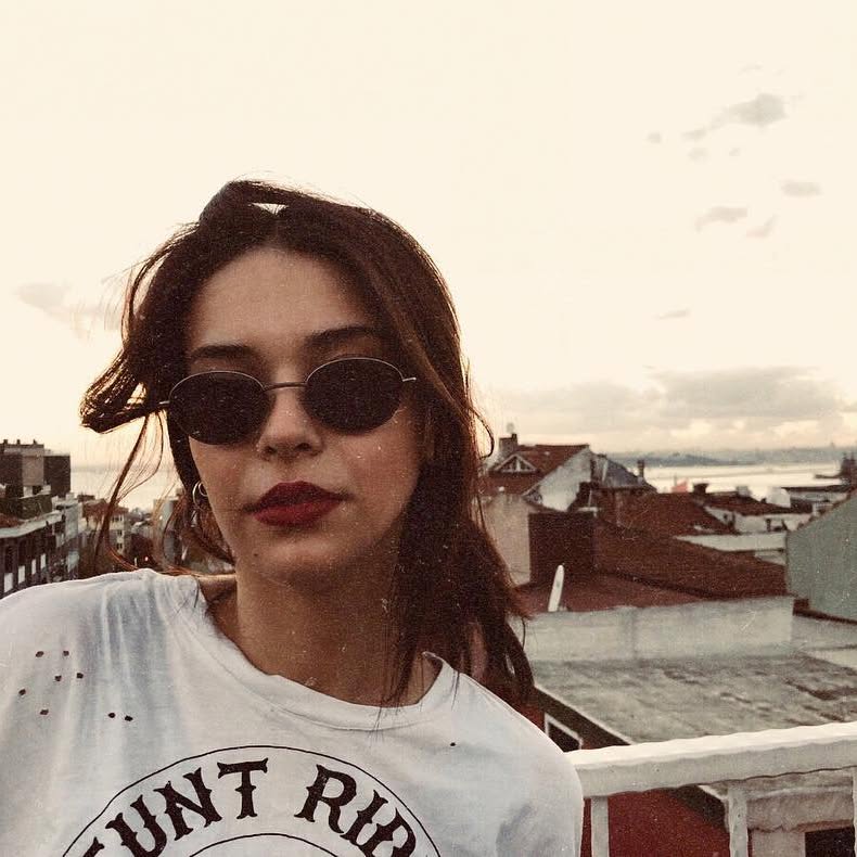 Devrim Özkan depicts fire porn