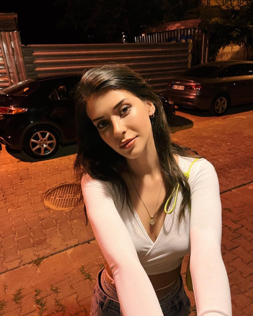 Devrim Özkan depicts fire pussy