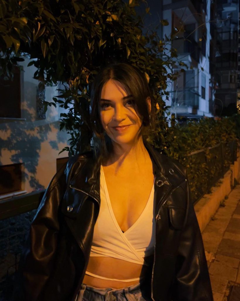 Devrim Özkan depicts fire sexy