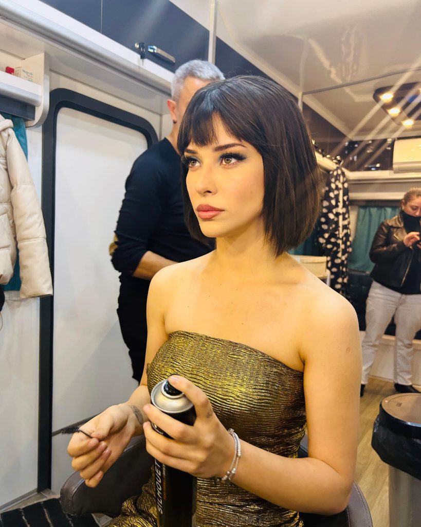 Devrim Özkan looks pussy