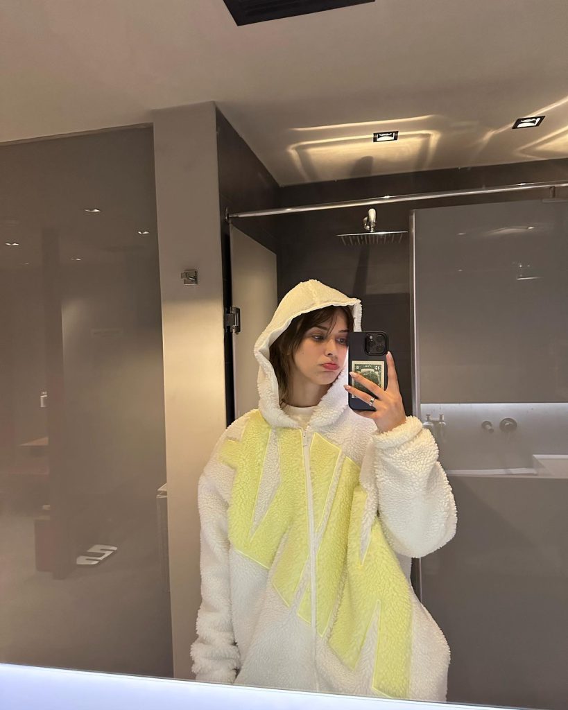 Devrim Özkan poses hot bikini