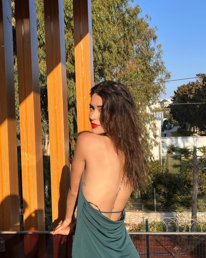 Devrim Özkan smiles xxx sex