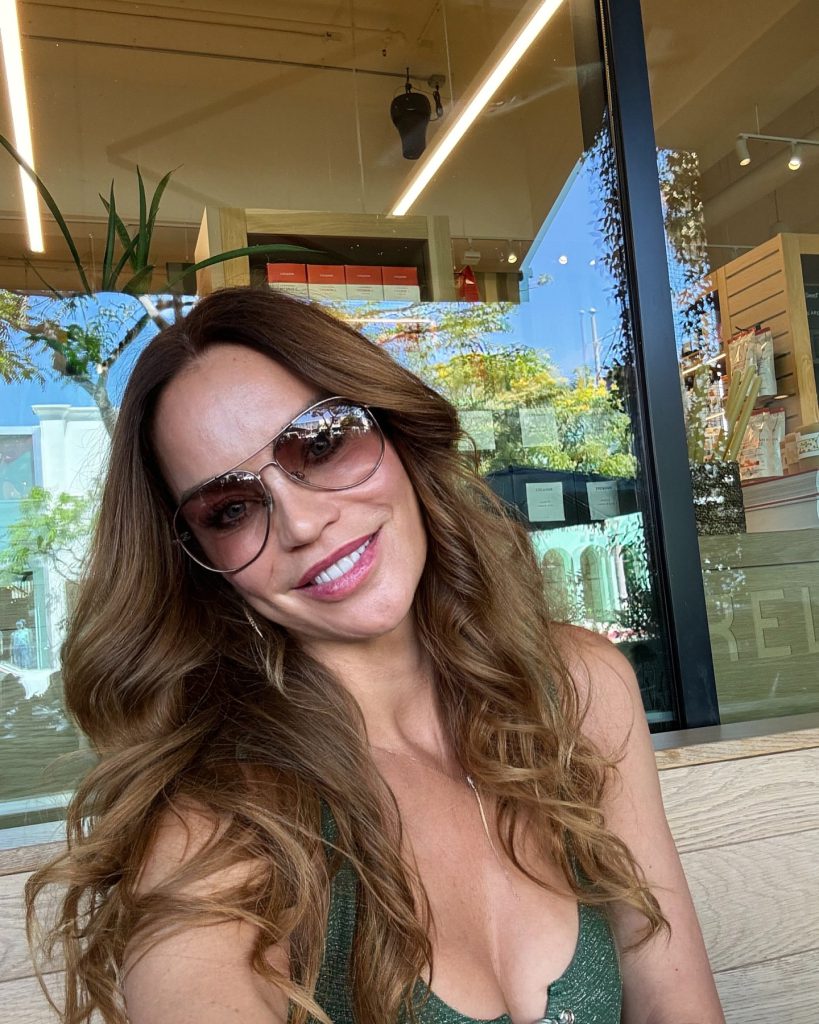 Ebru Şallı ardent nudes