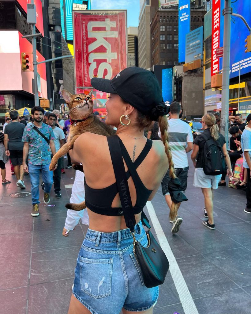 Ebru Şallı ardent sexy
