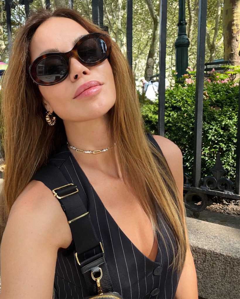Ebru Şallı looks sexy