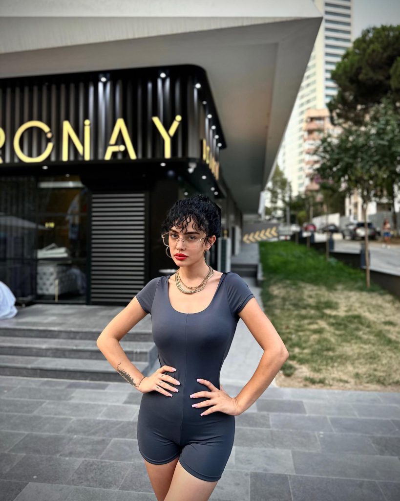 Ece Ronay ardent xxx sex