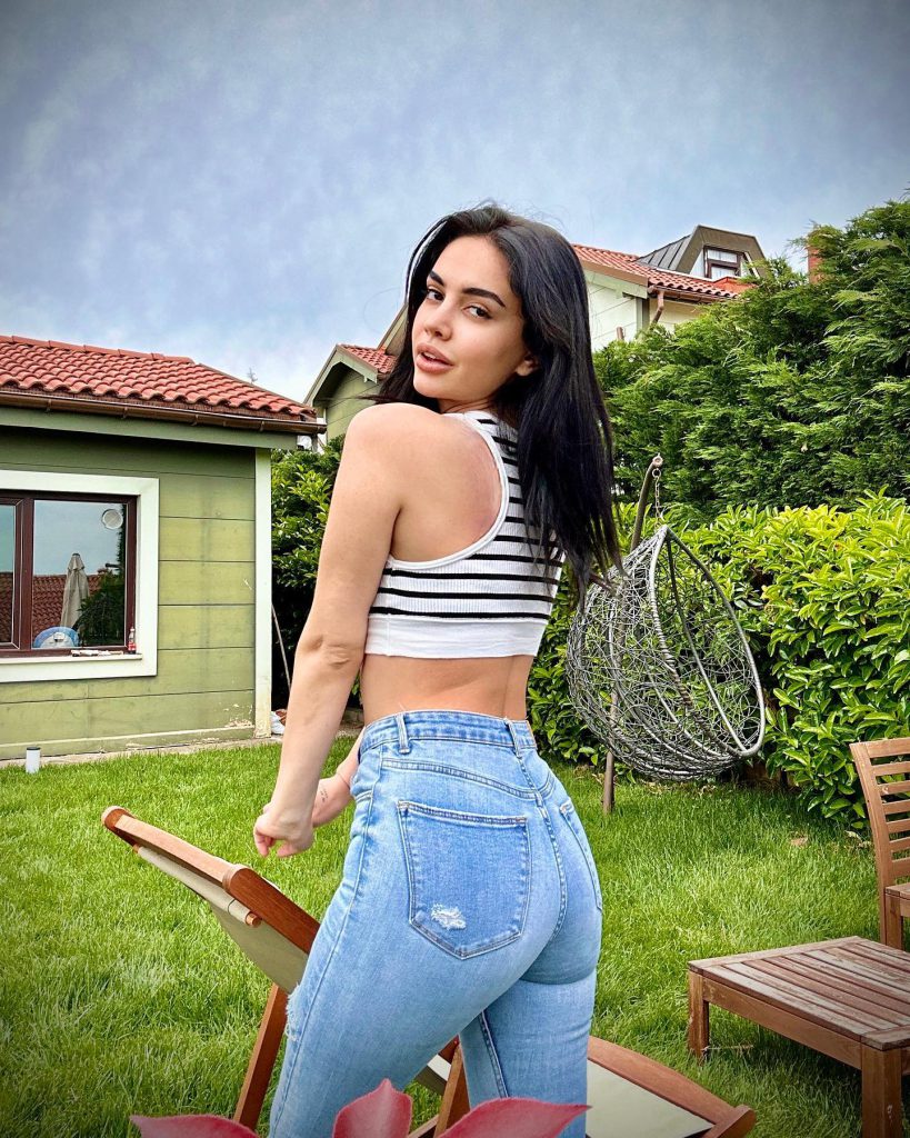 Ece Ronay beautiful naked