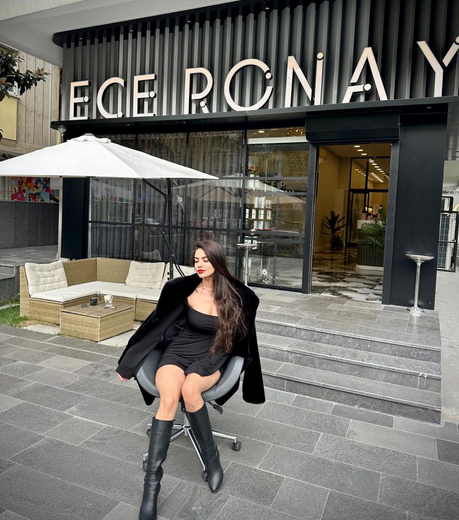 Ece Ronay depicts fire fuck