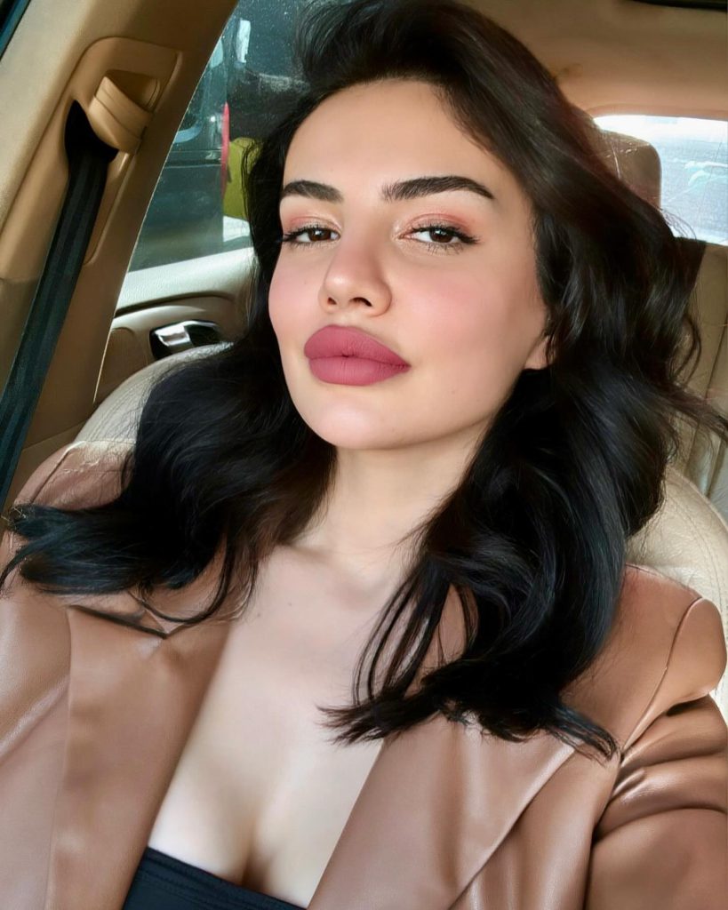 Ece Ronay depicts fire hot photos