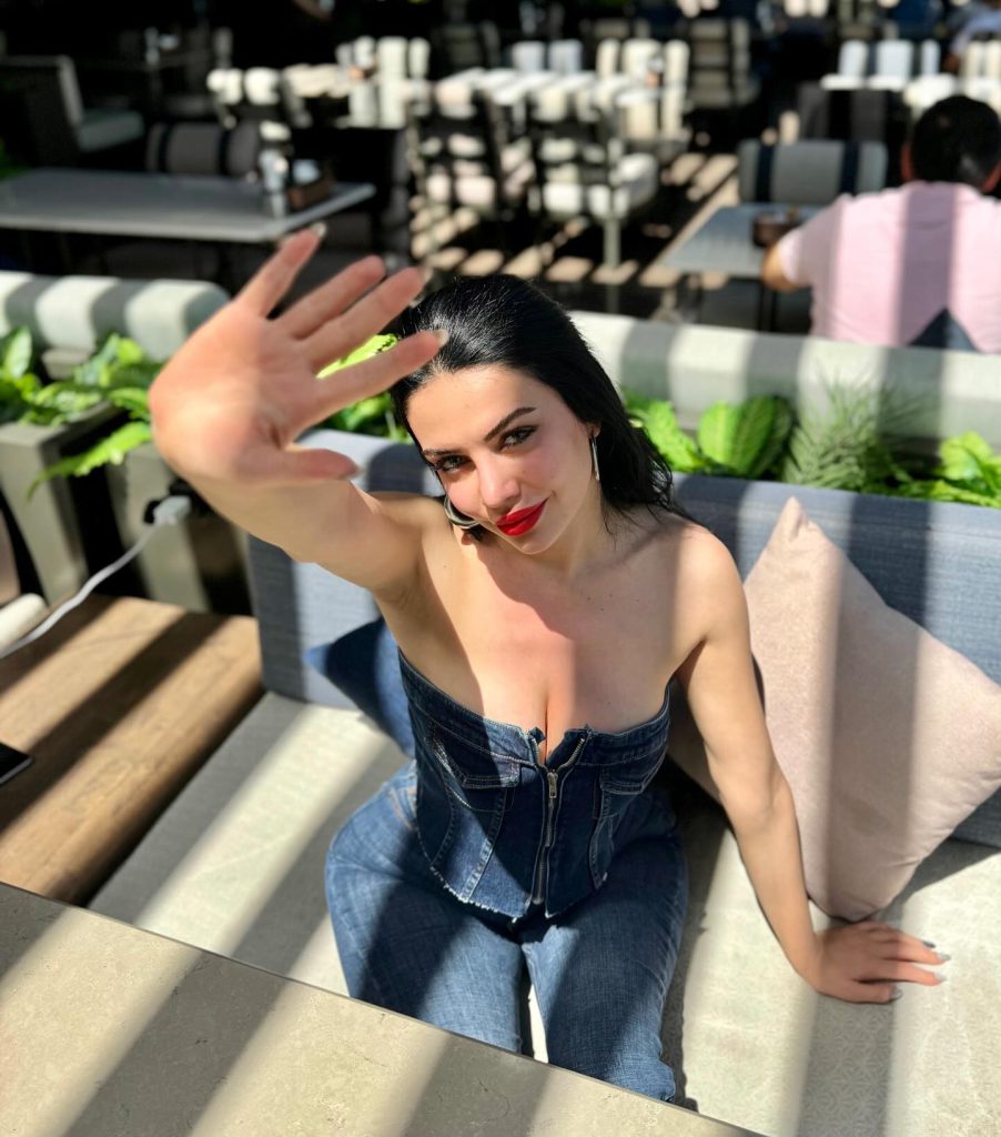 Ece Ronay depicts fire xxx sex