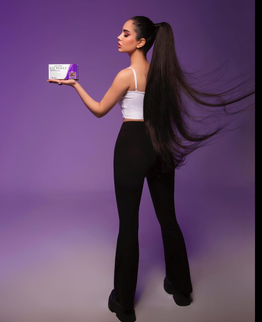 Ece Ronay looks hot bikini