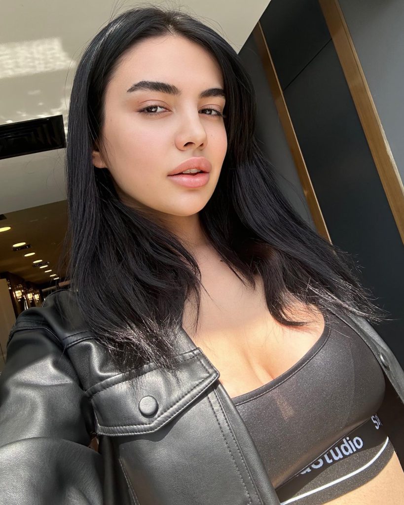 Ece Ronay looks hot xxx