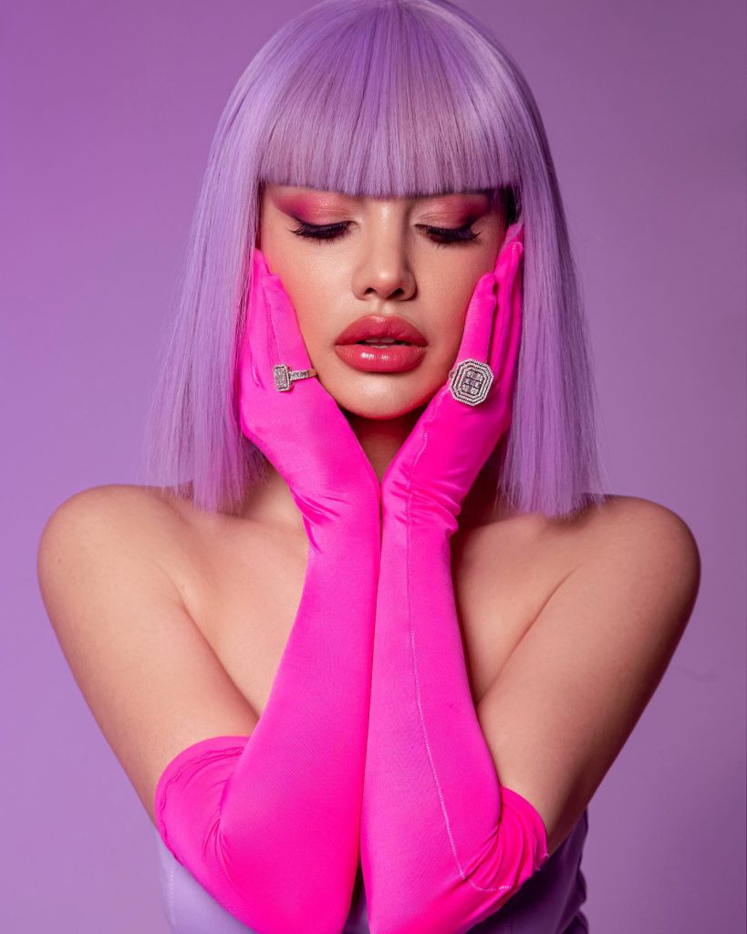 Ece Ronay looks sexy