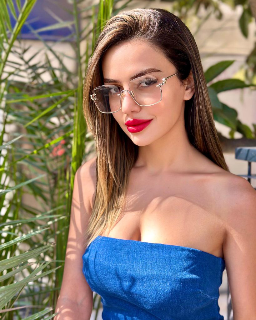 Ece Ronay modeling sexy