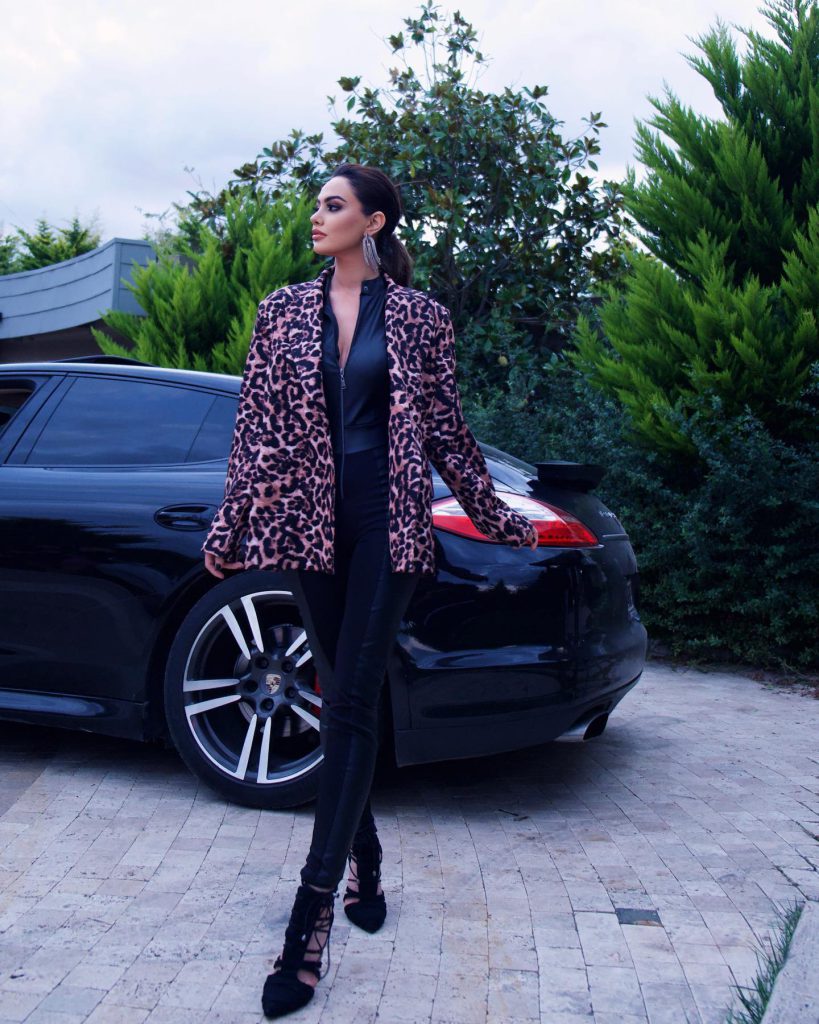 Ece Ronay poses boobs