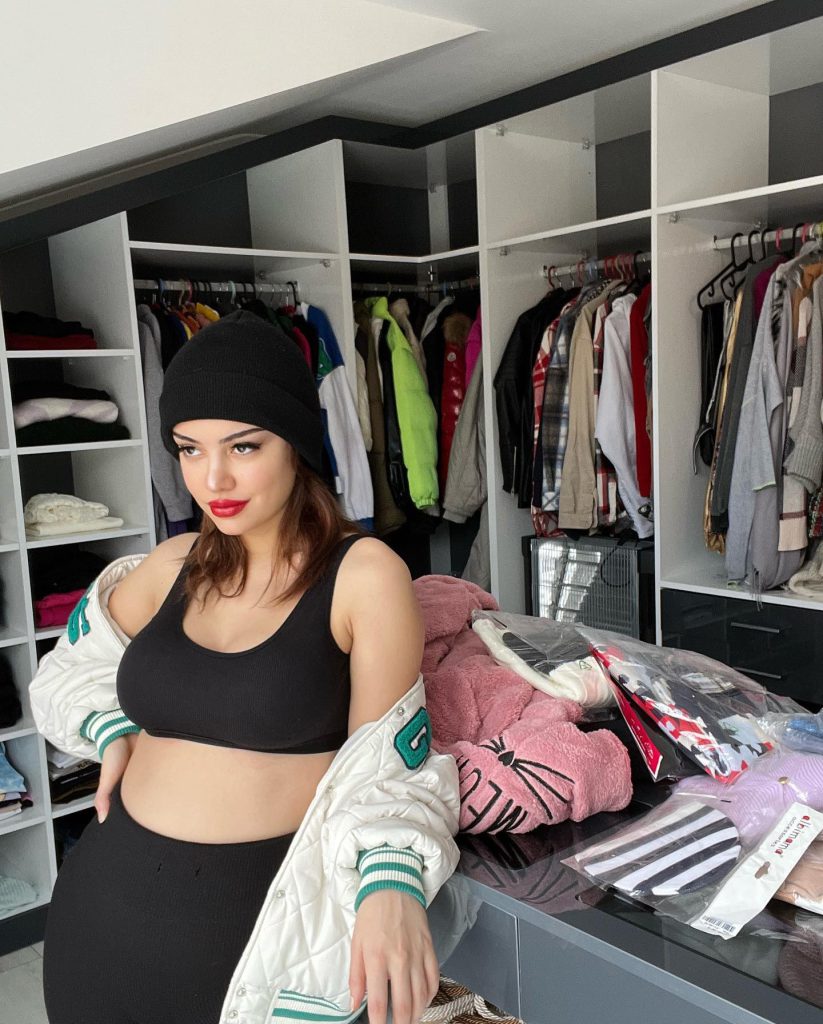 Ece Ronay poses hot bikini