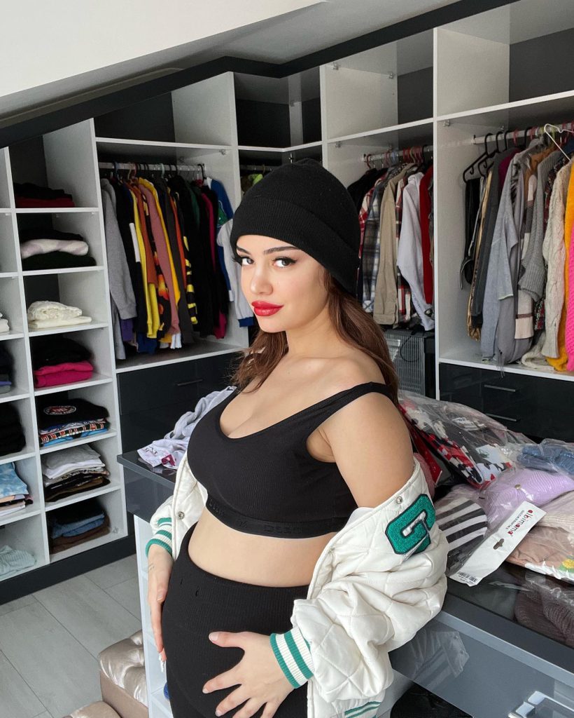 Ece Ronay poses hot images