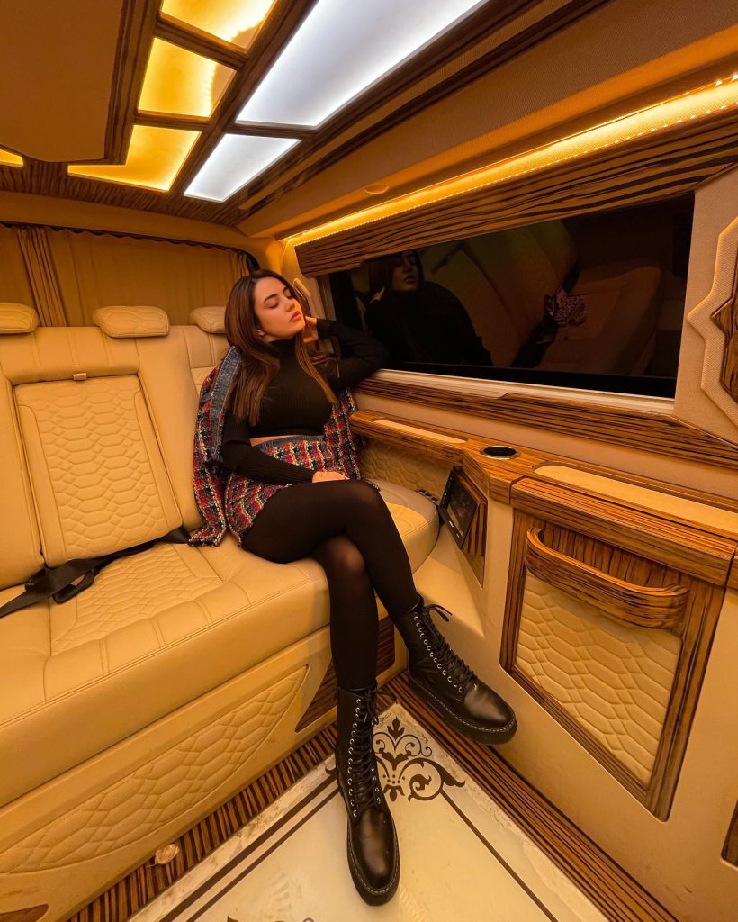 Ece Ronay poses nude pics