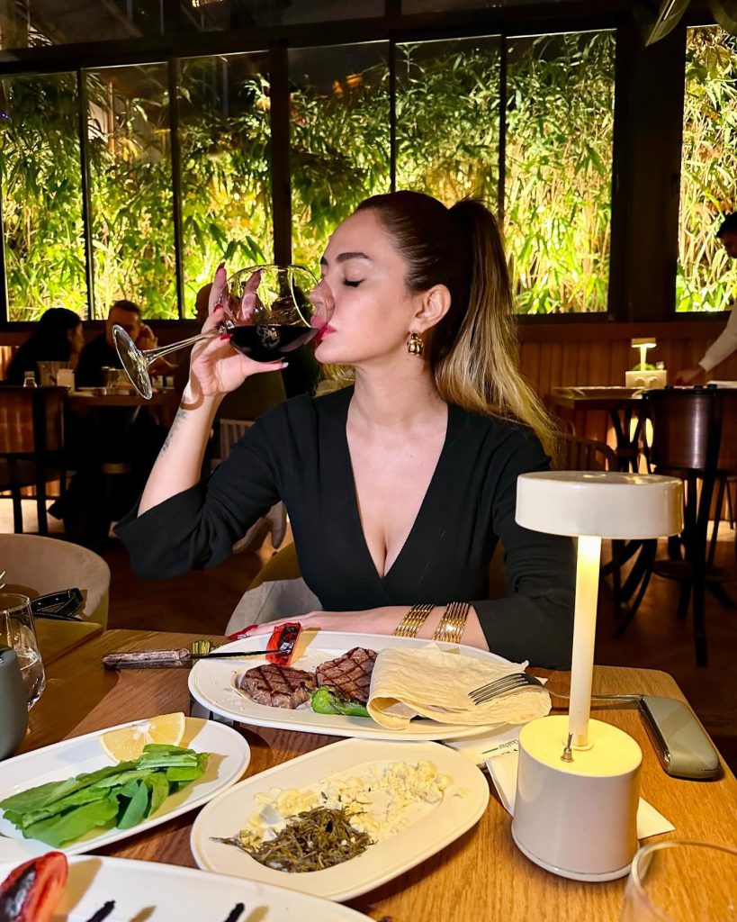 Ece Ronay slut hot images