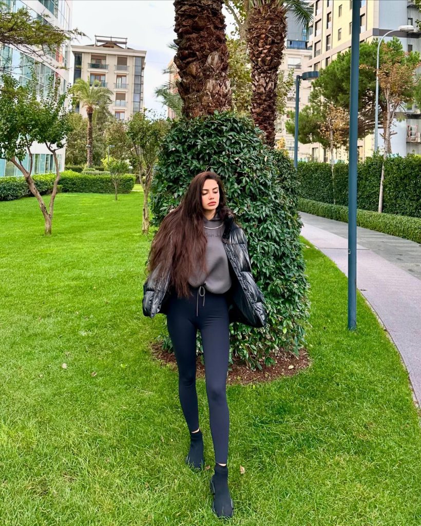 Ece Ronay slut hot photos