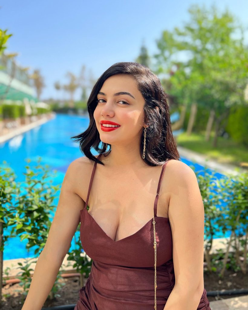 Ece Ronay smiles hot images