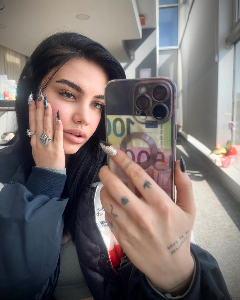 Ece Ronay smiles hot photos