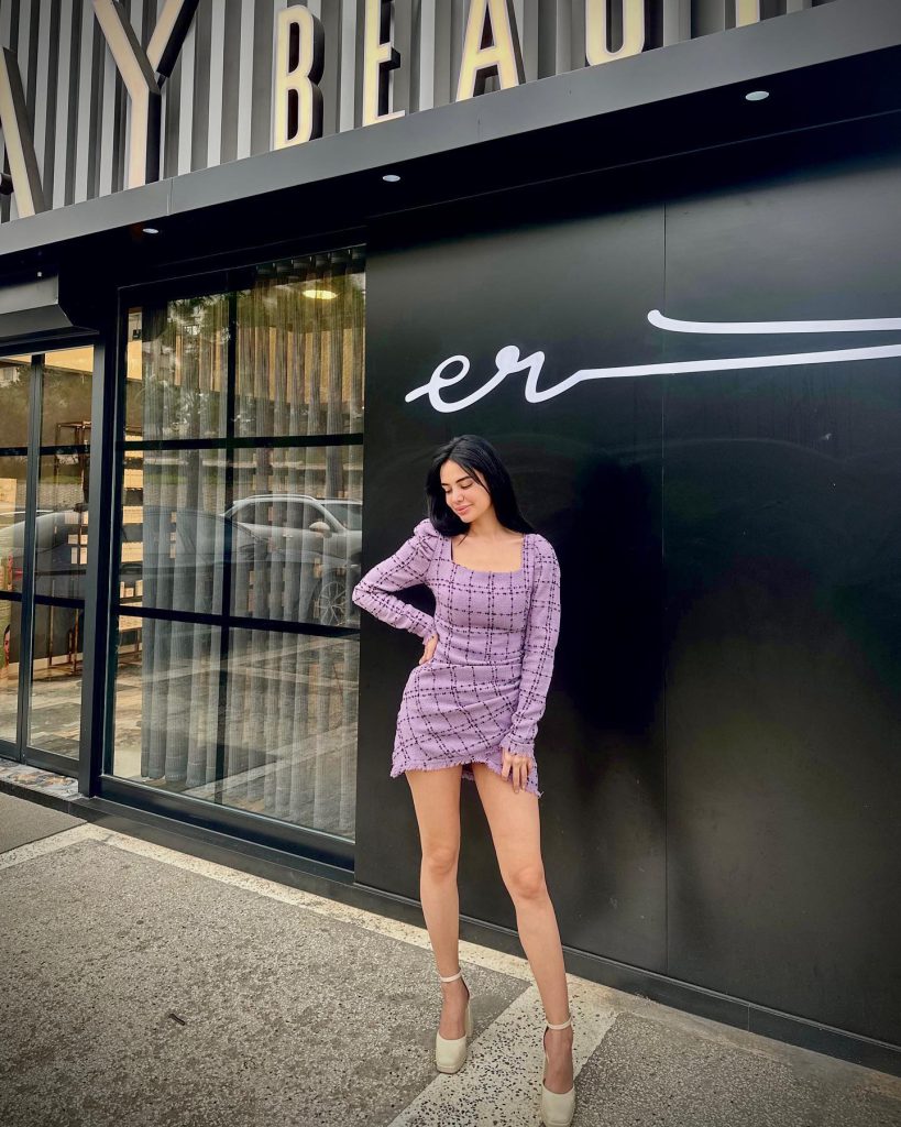 Ece Ronay smiles hot pics