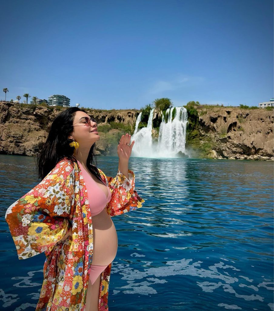 Ece Ronay smiles sex scenes