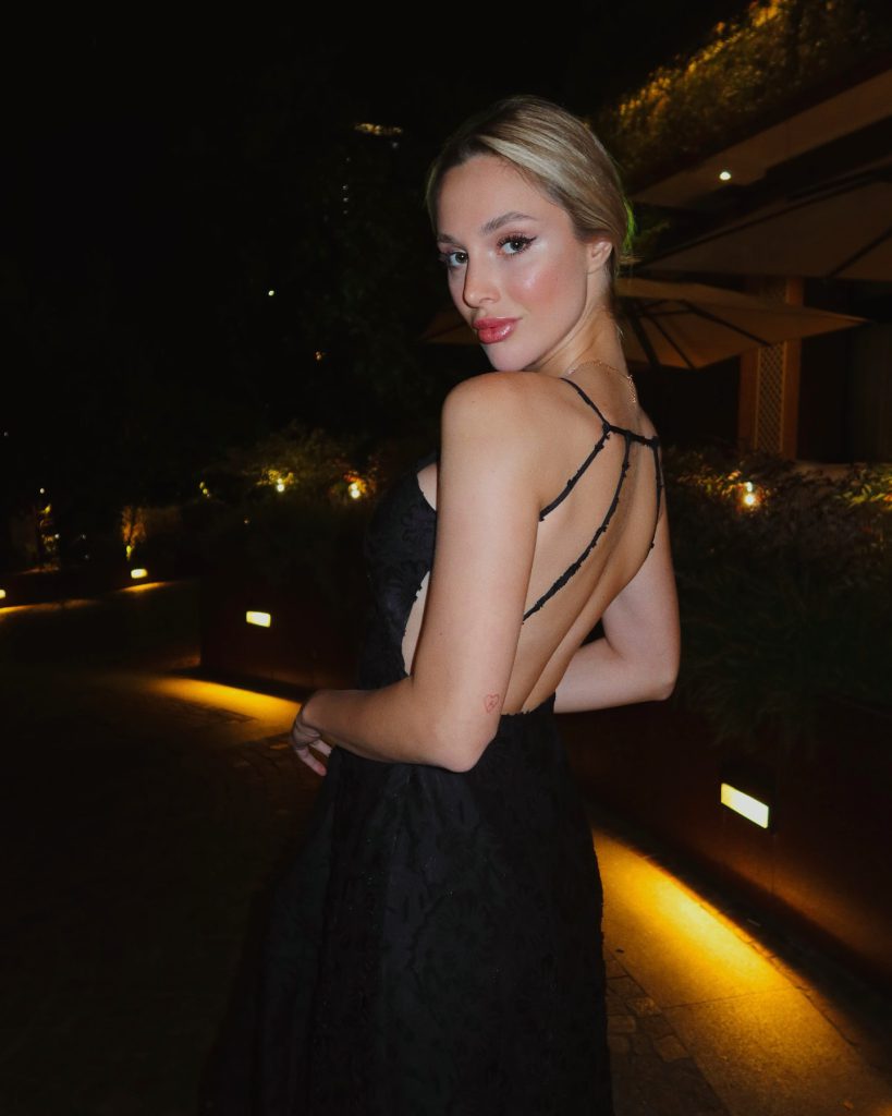 Ecenaz Üçer ardent hot pics