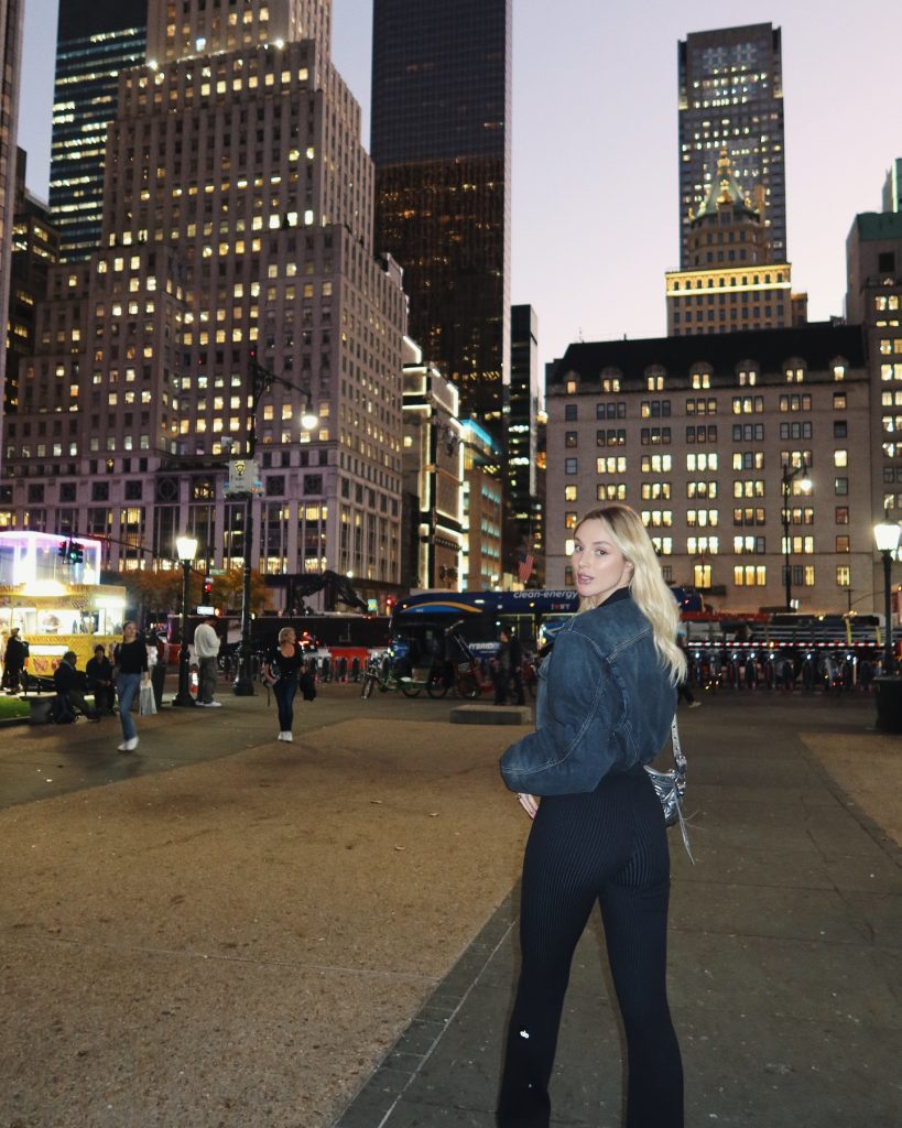 Ecenaz Üçer hot images