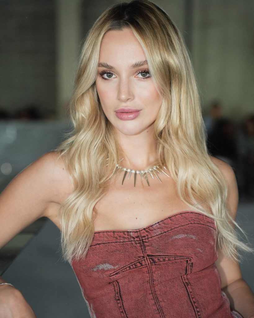 Ecenaz Üçer modeling hot pics