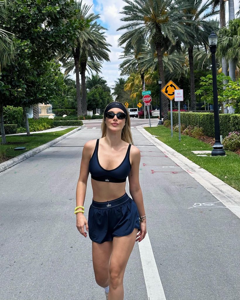 Ecenaz Üçer modeling hot xxx