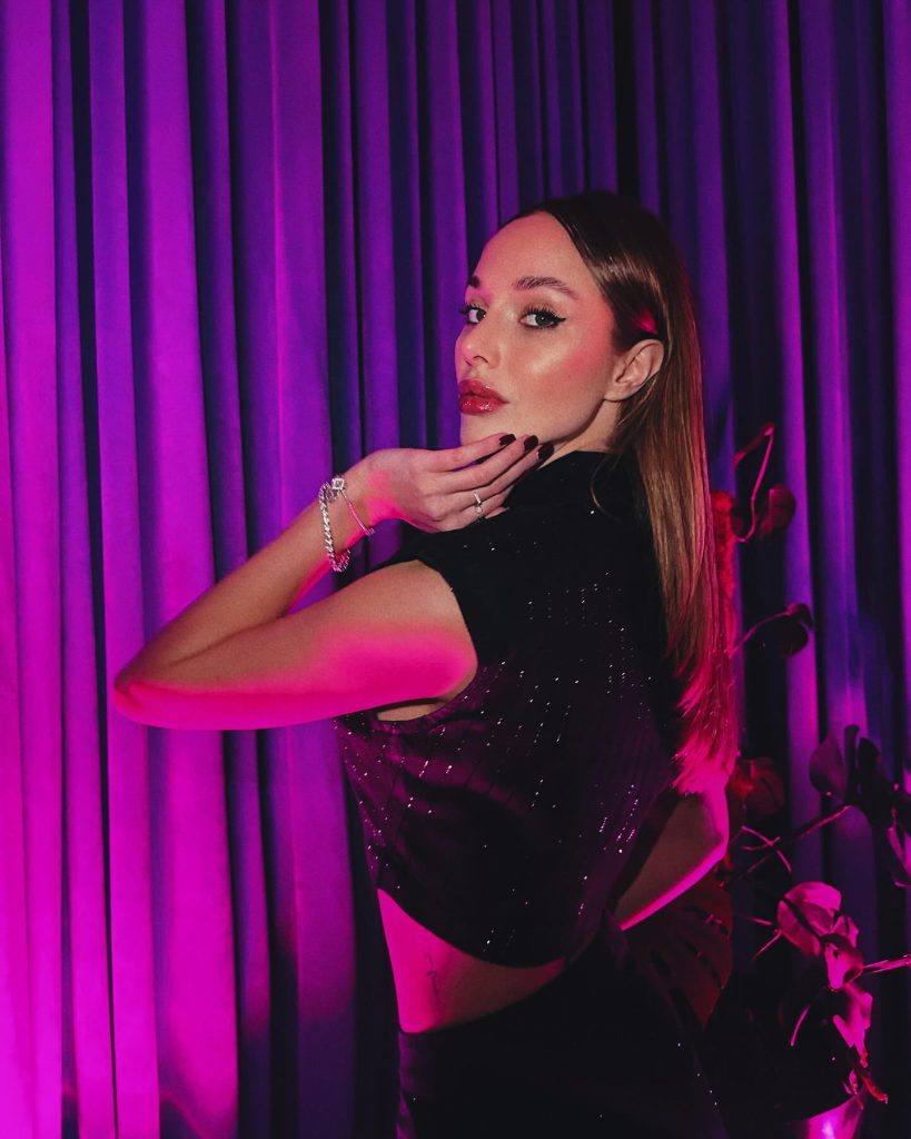 Ecenaz Üçer modeling nude