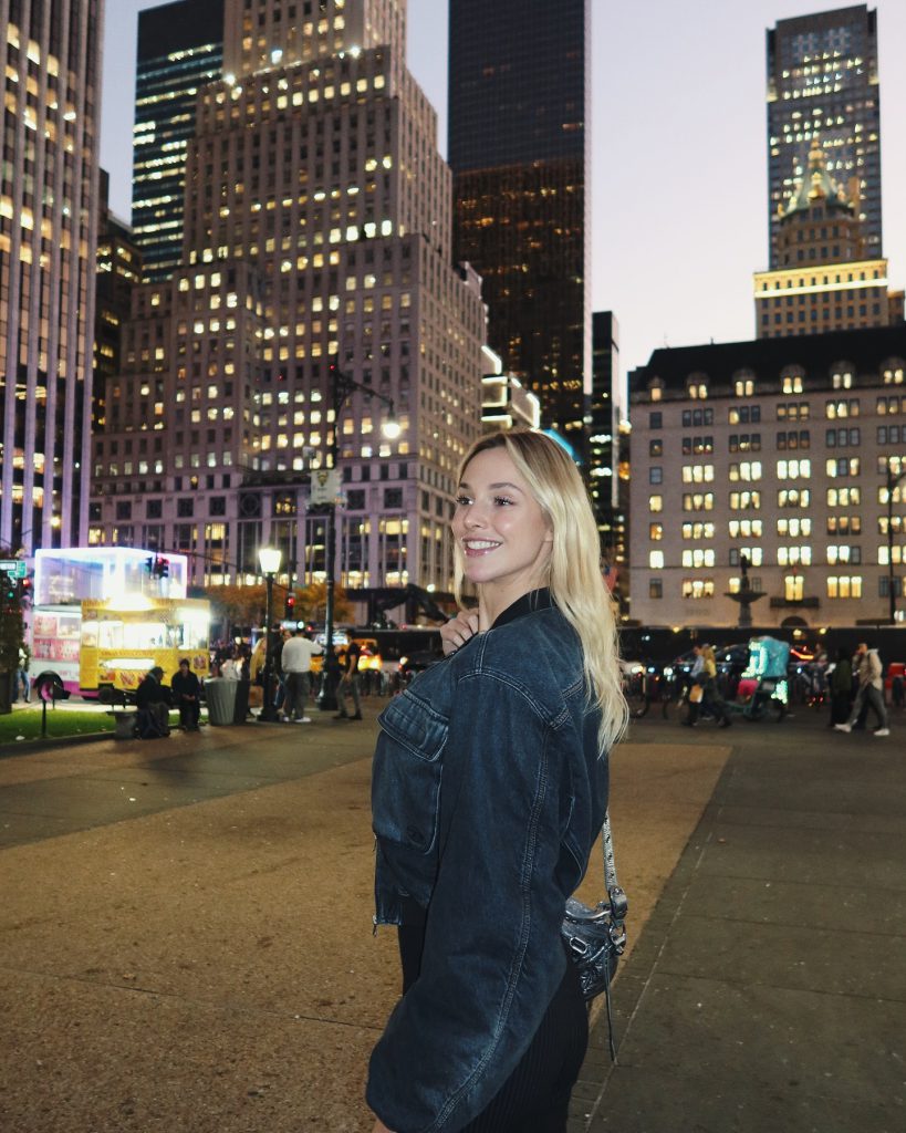 Ecenaz Üçer nude pics