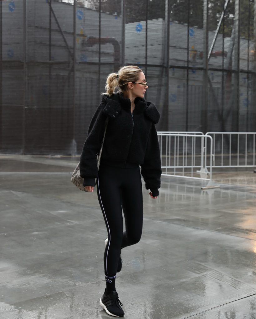 Ecenaz Üçer poses fuck