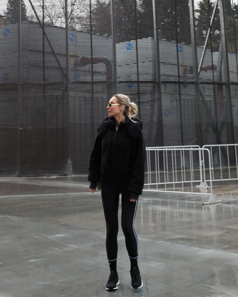 Ecenaz Üçer poses hot pics