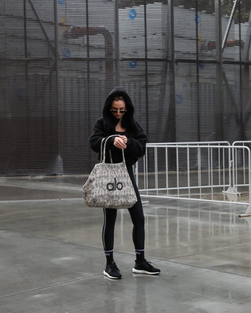 Ecenaz Üçer poses nudes