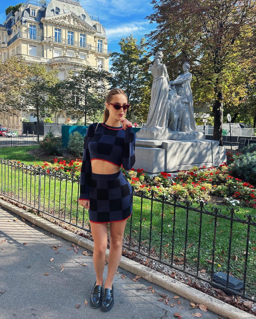 Ecenaz Üçer poses porn