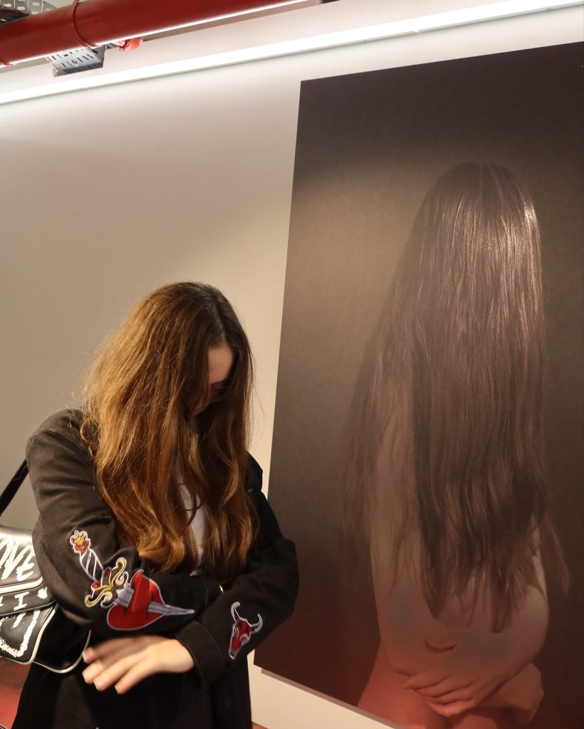 Ecenaz Üçer poses sexy