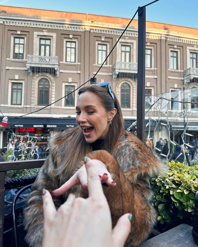 Ecenaz Üçer smiles hot