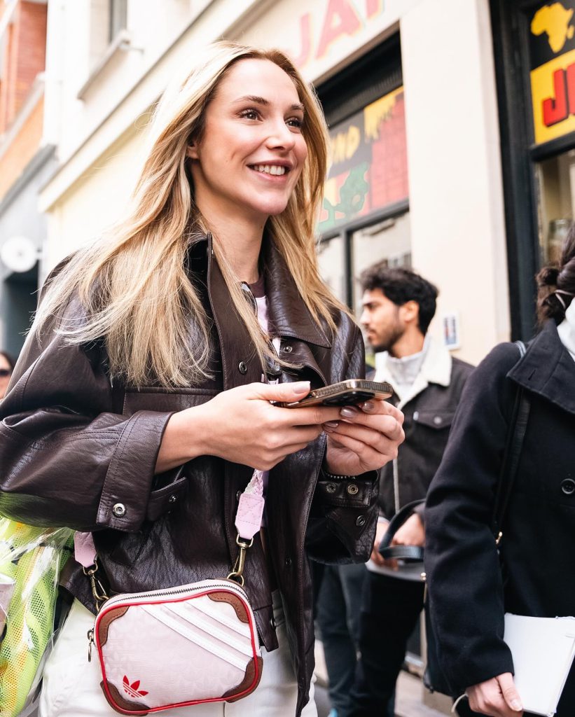 Ecenaz Üçer smiles pussy