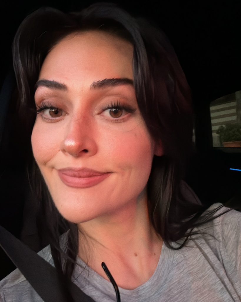 Esra Bilgiç ardent sex