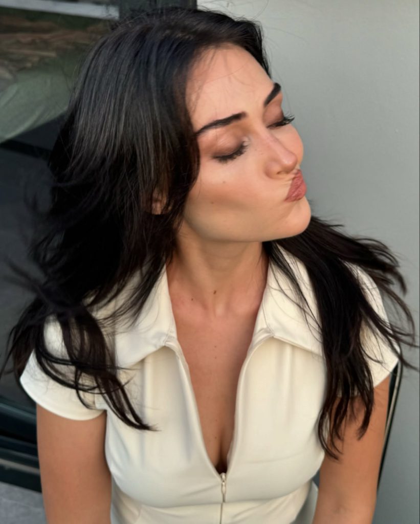 Esra Bilgiç ardent xxx