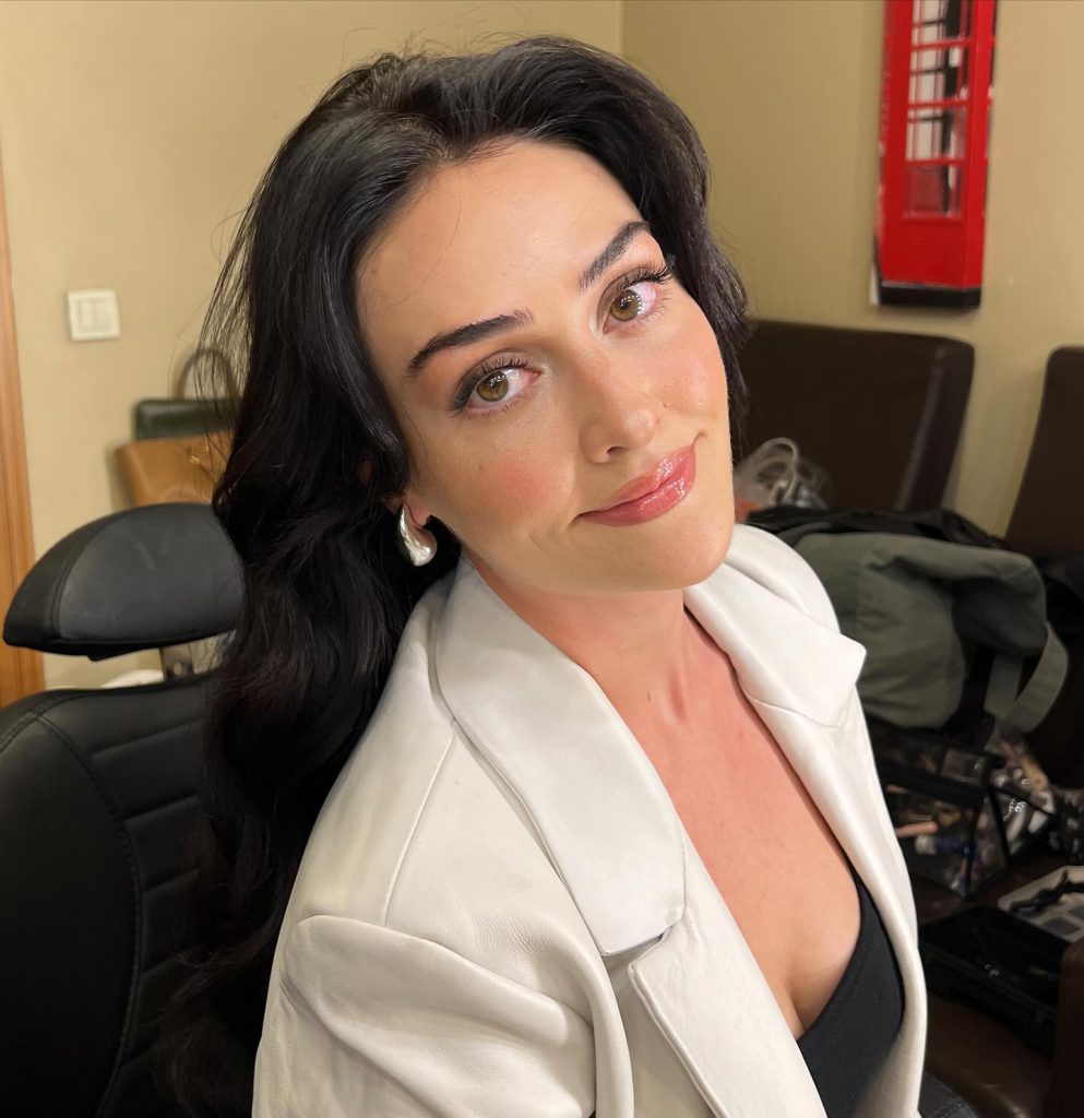 Esra Bilgiç beautiful nude pics