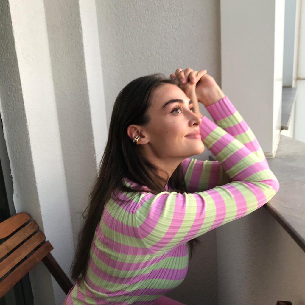 Esra Bilgiç fuck