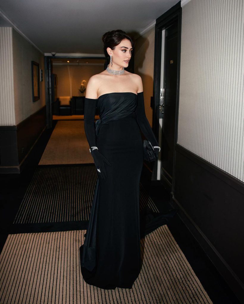 Esra Bilgiç looks fuck
