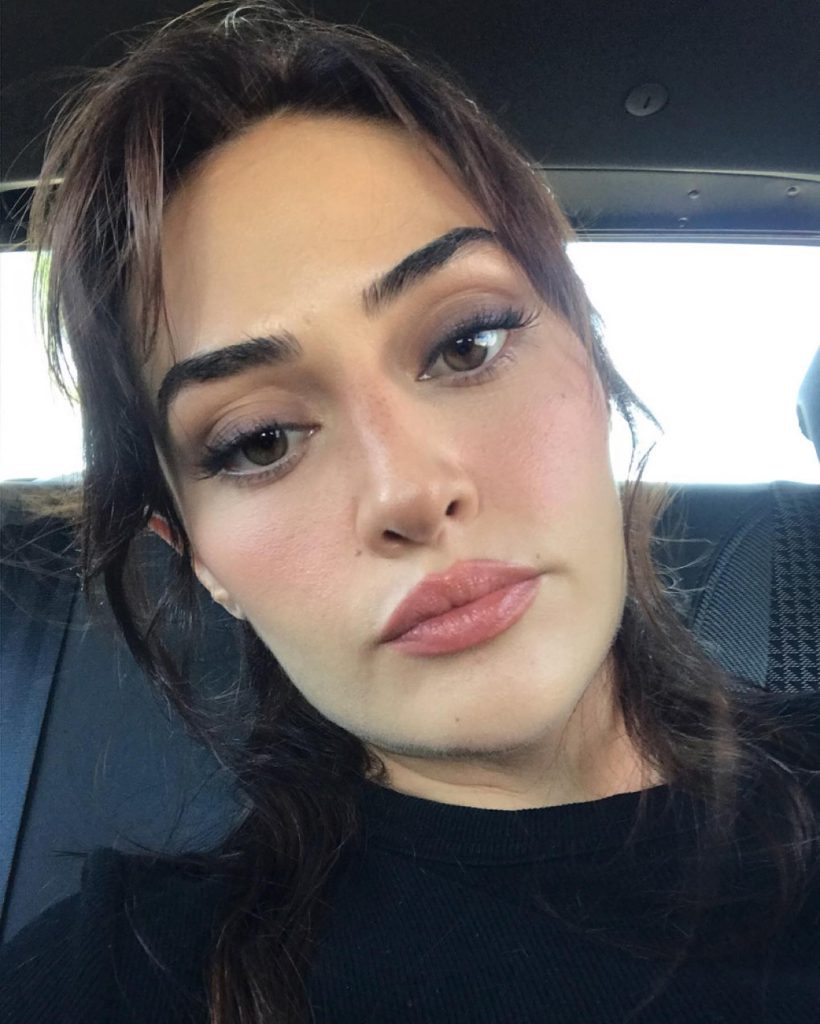 Esra Bilgiç modeling sexy