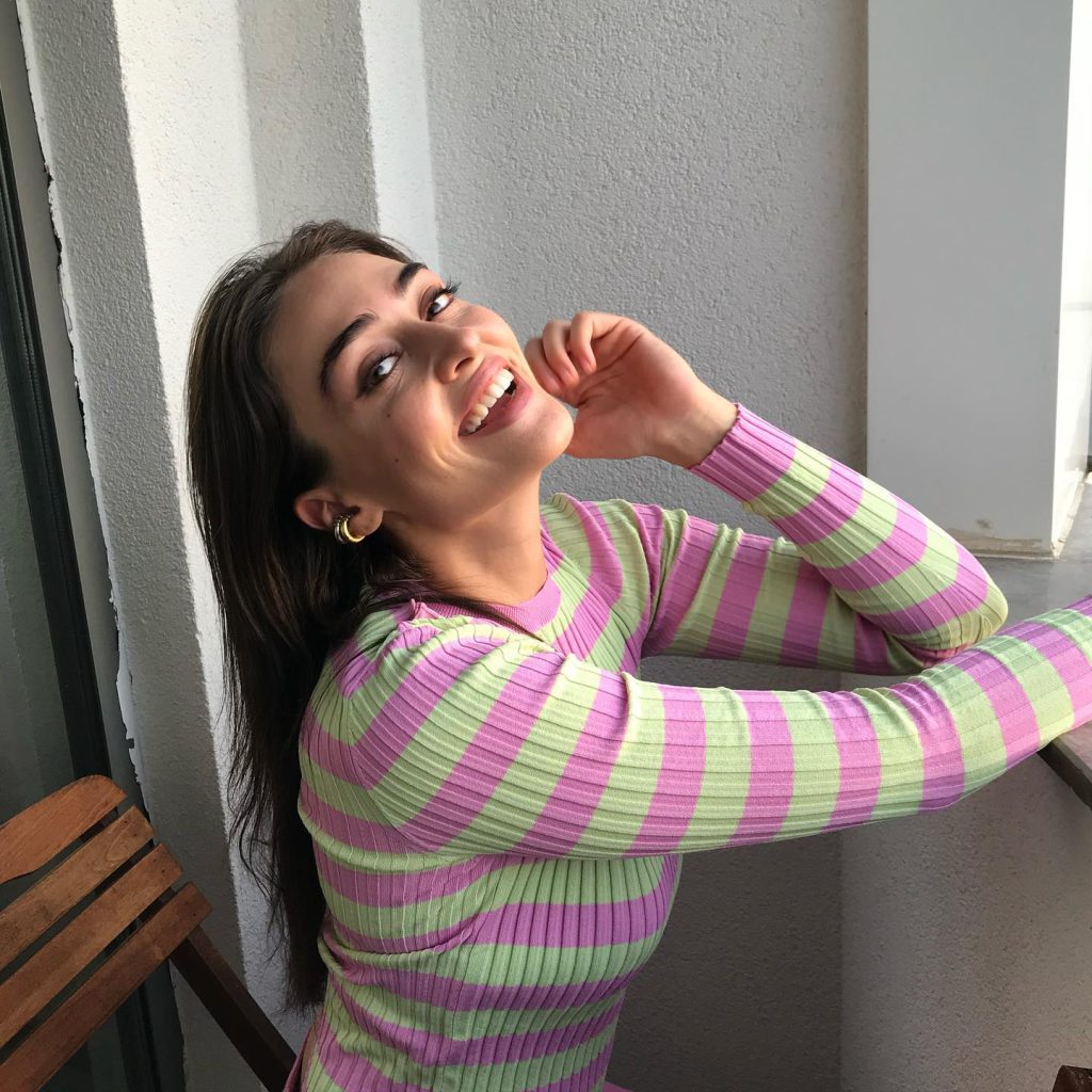 Esra Bilgiç nudes