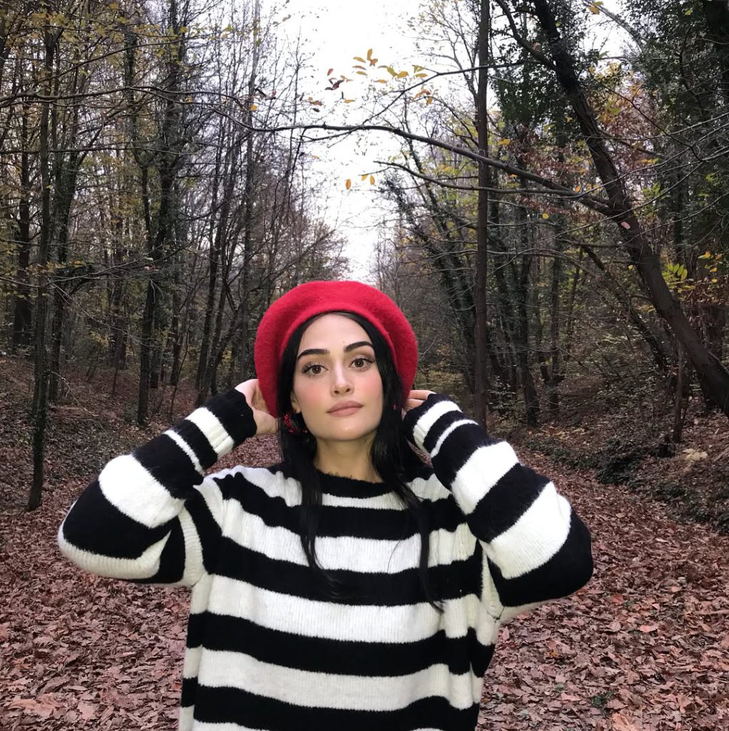 Esra Bilgiç poses xxx